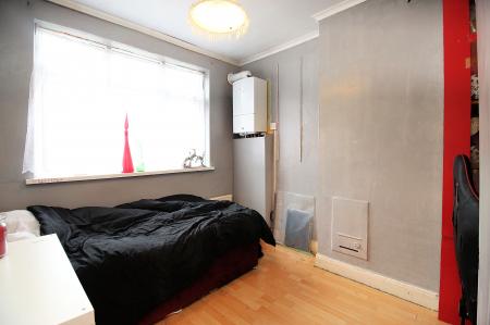 4 bedroom Semi-detached house for sale in Braunstone Lane, Leicester, LE3