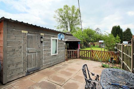 4 bedroom Semi-detached house for sale in Braunstone Lane, Leicester, LE3