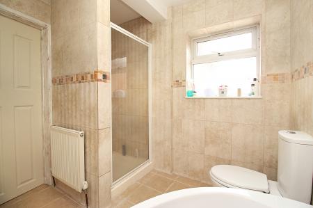 4 bedroom Semi-detached house for sale in Braunstone Lane, Leicester, LE3