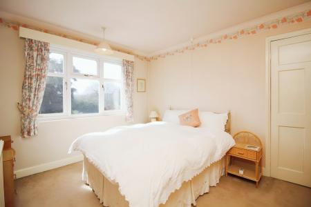 3 bedroom Semi-detached house for sale in Braunstone Lane, Leicester, LE3