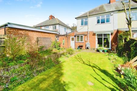 3 bedroom Semi-detached house for sale in Braunstone Lane, Leicester, LE3