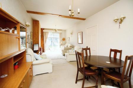 3 bedroom Semi-detached house for sale in Braunstone Lane, Leicester, LE3