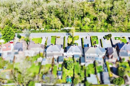 3 bedroom Semi-detached house for sale in Braunstone Lane, Leicester, LE3