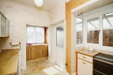 3 bedroom Semi-detached house for sale in Braunstone Lane, Leicester, LE3