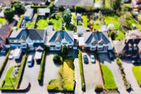 3 bedroom Semi-detached house for sale in Braunstone Lane, Leicester, LE3