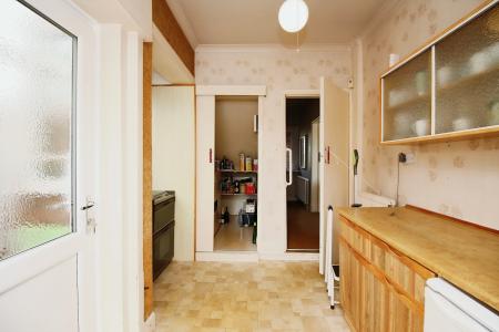 3 bedroom Semi-detached house for sale in Braunstone Lane, Leicester, LE3