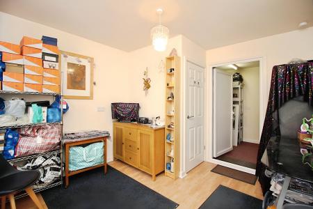 3 bedroom Semi-detached house for sale in Braunstone Lane, Leicester, LE3