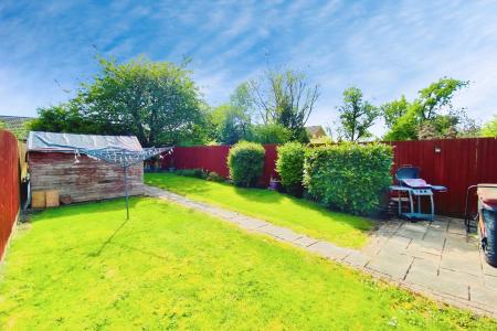 3 bedroom Semi-detached house for sale in Braunstone Lane, Leicester, LE3