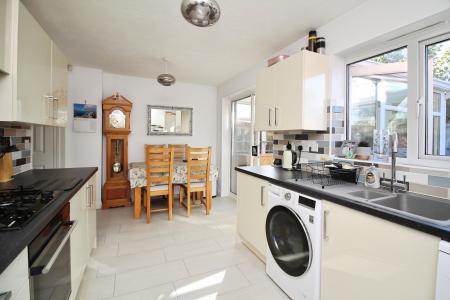 3 bedroom Semi-detached house for sale in Bromwich Close, Thorpe Astley, LE3