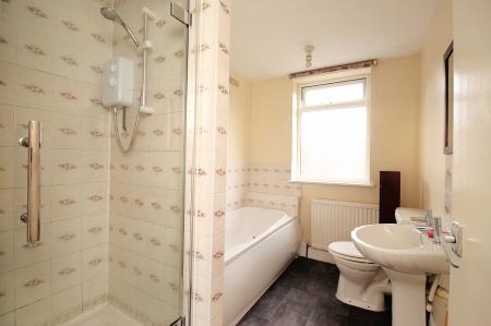 2 bedroom Terraced House for sale in Bruce Street, Leicester, LE3