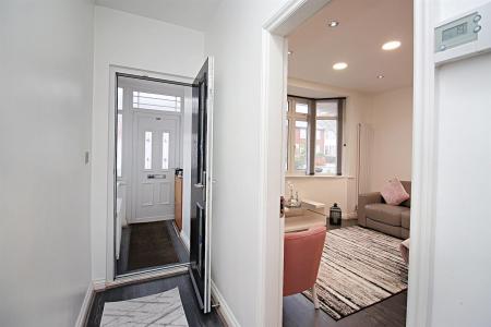 4 bedroom Town house for sale in Cameron Avenue, Leicester, LE4