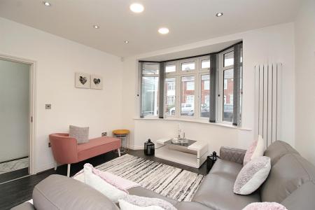 4 bedroom Town house for sale in Cameron Avenue, Leicester, LE4