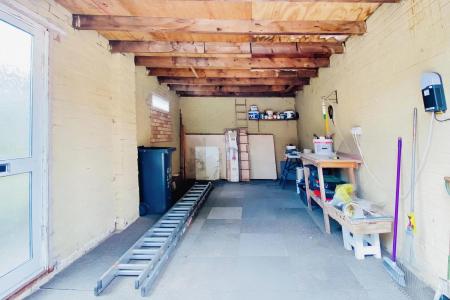 2 bedroom End of terrace house for sale in Campion Walk, Beaumont Leys, Leicester, LE4