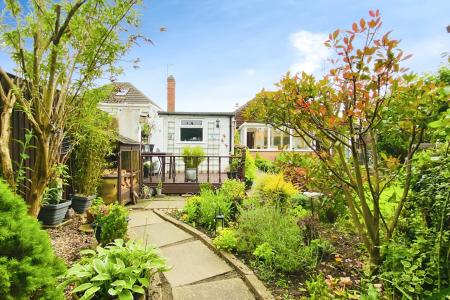 2 bedroom Detached bungalow for sale in Castell Drive, Groby, LE6