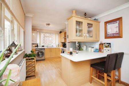 2 bedroom Detached bungalow for sale in Castell Drive, Groby, LE6