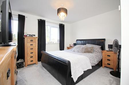 3 bedroom Town house for sale in Centurion Drive, Kirby Muxloe, LE9