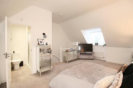 3 bedroom Town house for sale in Centurion Drive, Kirby Muxloe, LE9