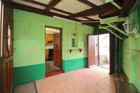 3 bedroom Semi-detached house for sale in Charlecote Avenue, Braunstone Town, LE3