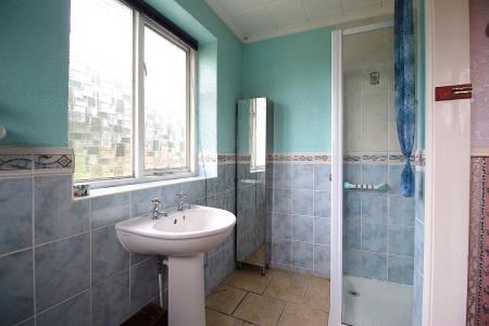3 bedroom Semi-detached house for sale in Charlecote Avenue, Braunstone Town, LE3