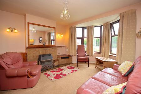 3 bedroom Semi-detached house for sale in Charlecote Avenue, Braunstone Town, LE3