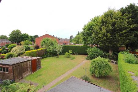 3 bedroom Semi-detached house for sale in Charlecote Avenue, Braunstone Town, LE3