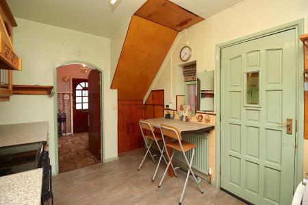 3 bedroom Semi-detached house for sale in Charlecote Avenue, Braunstone Town, LE3