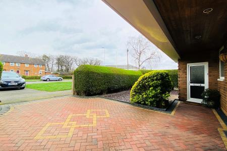 3 bedroom End of terrace house for sale in Charnor Road, Leicester, LE3