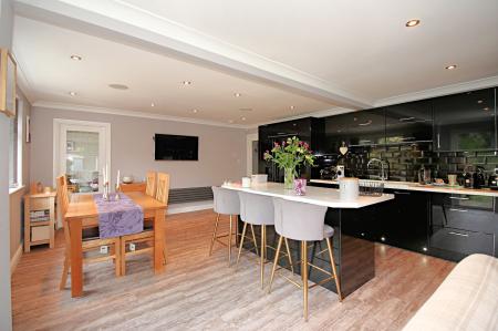 4 bedroom Detached bungalow for sale in Charnwood Close, Leicester Forest East, LE3