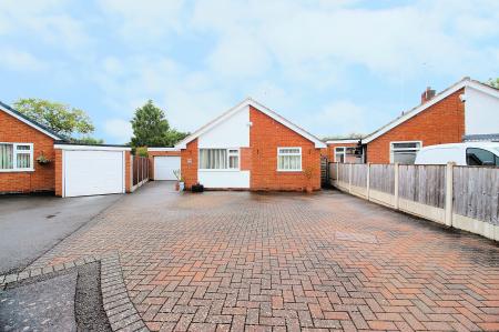 4 bedroom Detached bungalow for sale in Charnwood Close, Leicester Forest East, LE3