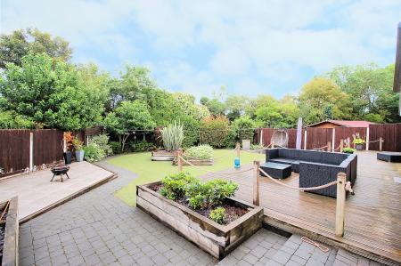 4 bedroom Detached bungalow for sale in Charnwood Close, Leicester Forest East, LE3