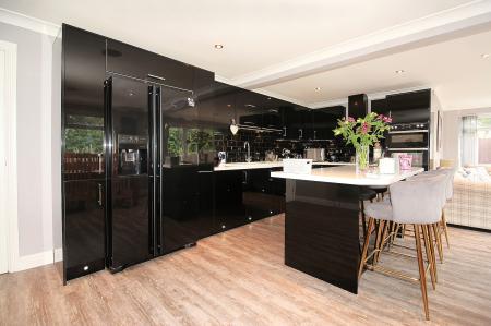 4 bedroom Detached bungalow for sale in Charnwood Close, Leicester Forest East, LE3