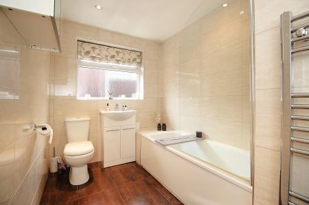 4 bedroom Detached bungalow for sale in Charnwood Close, Leicester Forest East, LE3