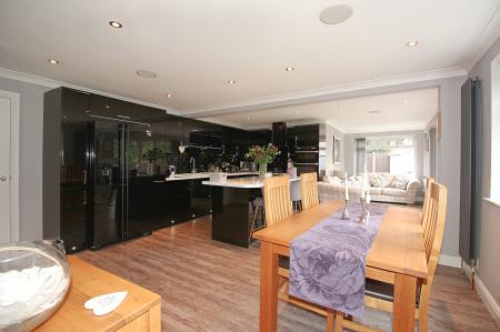 4 bedroom Detached bungalow for sale in Charnwood Close, Leicester Forest East, LE3