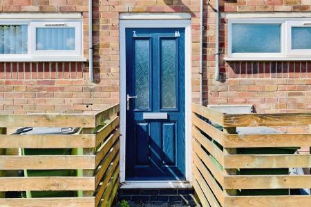 2 bedroom Flat for sale in Cherry Tree Court, Kirby Muxloe, LE9