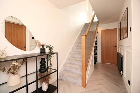 4 bedroom Detached house for sale in Claybrook Avenue, Braunstone Town, LE3