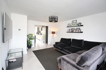 4 bedroom Detached house for sale in Claybrook Avenue, Braunstone Town, LE3