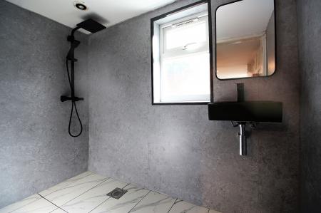 4 bedroom Detached house for sale in Claybrook Avenue, Braunstone Town, LE3