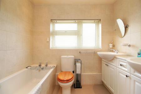 3 bedroom Semi-detached house for sale in Cokayne Road, Leicester, LE3