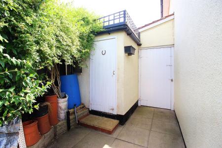 3 bedroom Semi-detached house for sale in Cokayne Road, Leicester, LE3