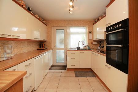 3 bedroom Semi-detached house for sale in Cokayne Road, Leicester, LE3