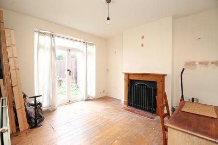 3 bedroom Semi-detached house for sale in Cooden Avenue, Leicester, LE3