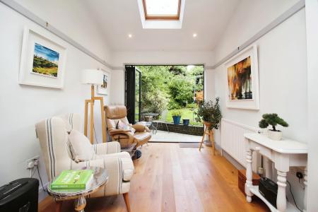 3 bedroom Semi-detached house for sale in Cooden Avenue, Leicester, LE3