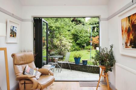 3 bedroom Semi-detached house for sale in Cooden Avenue, Leicester, LE3