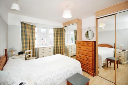 3 bedroom Semi-detached house for sale in Cooden Avenue, Leicester, LE3