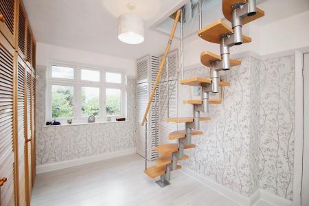 3 bedroom Semi-detached house for sale in Cooden Avenue, Leicester, LE3