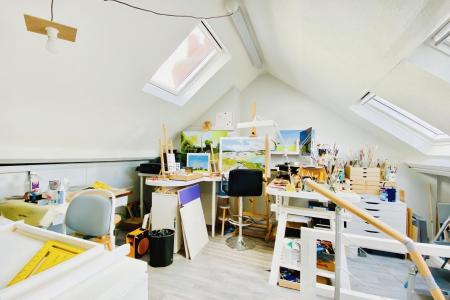 3 bedroom Semi-detached house for sale in Cooden Avenue, Leicester, LE3