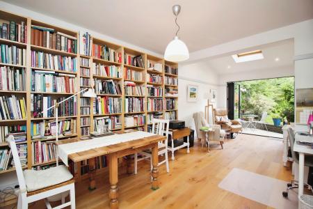 3 bedroom Semi-detached house for sale in Cooden Avenue, Leicester, LE3