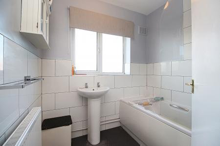 3 bedroom Semi-detached house for sale in Coplow Crescent, Syston, LE7