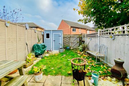 2 bedroom Terraced House for sale in Cottage Farm Close, Braunstone Town, LE3