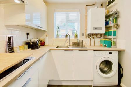 2 bedroom Terraced House for sale in Cottage Farm Close, Braunstone Town, LE3